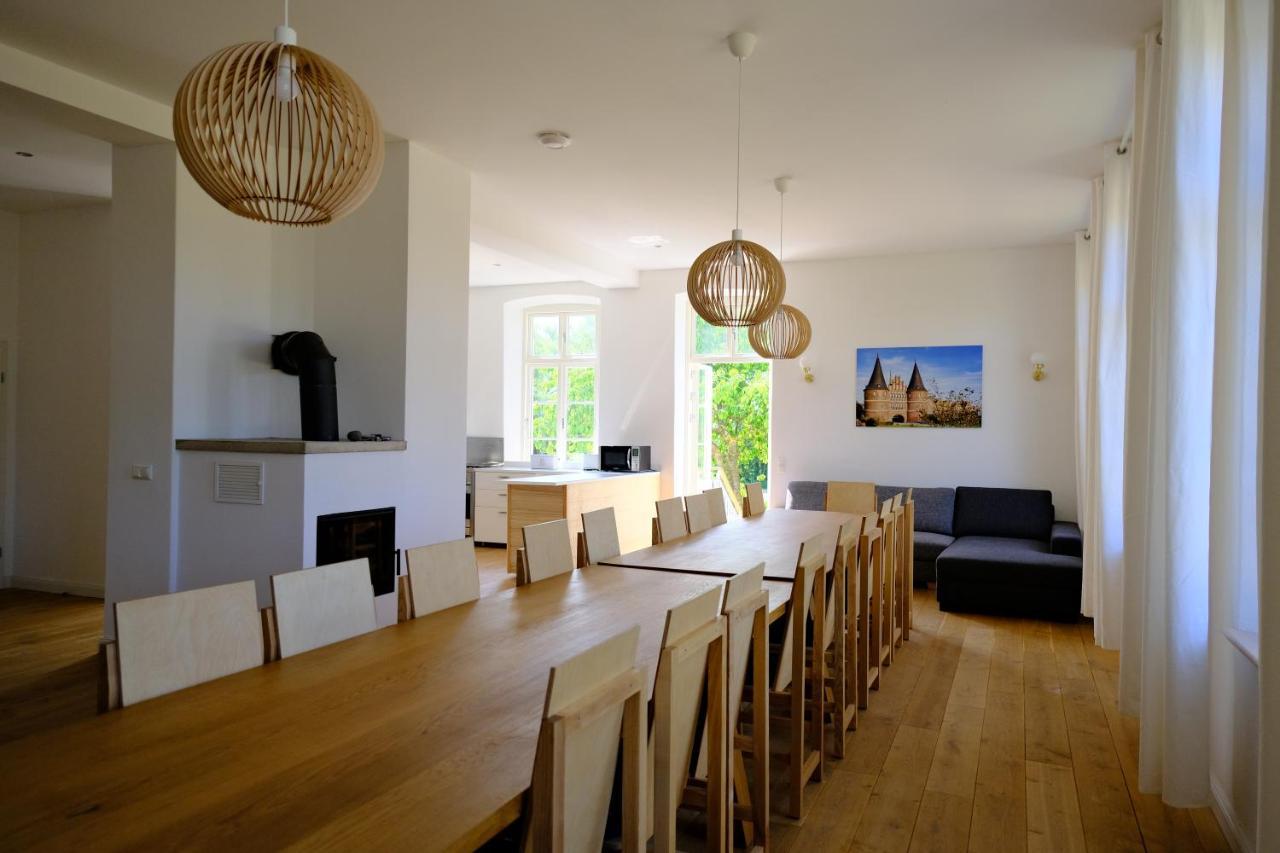 Gutshaus Fewo Luebeck Dassow ภายนอก รูปภาพ