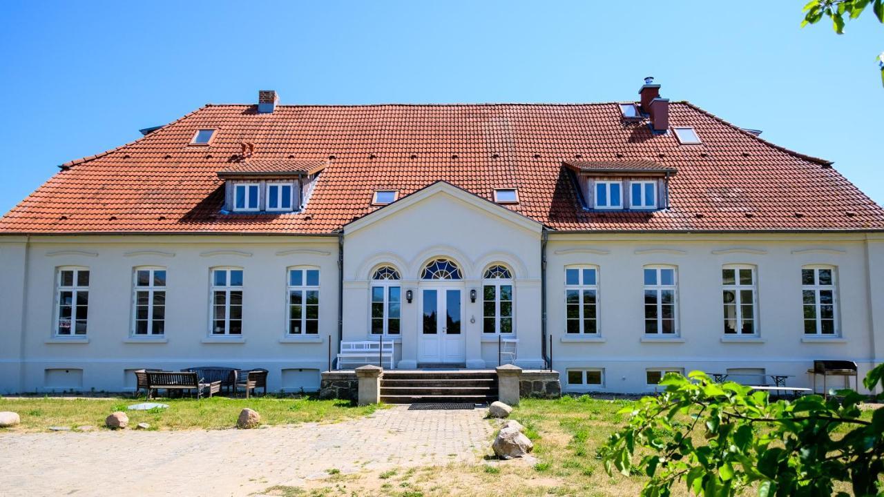 Gutshaus Fewo Luebeck Dassow ภายนอก รูปภาพ